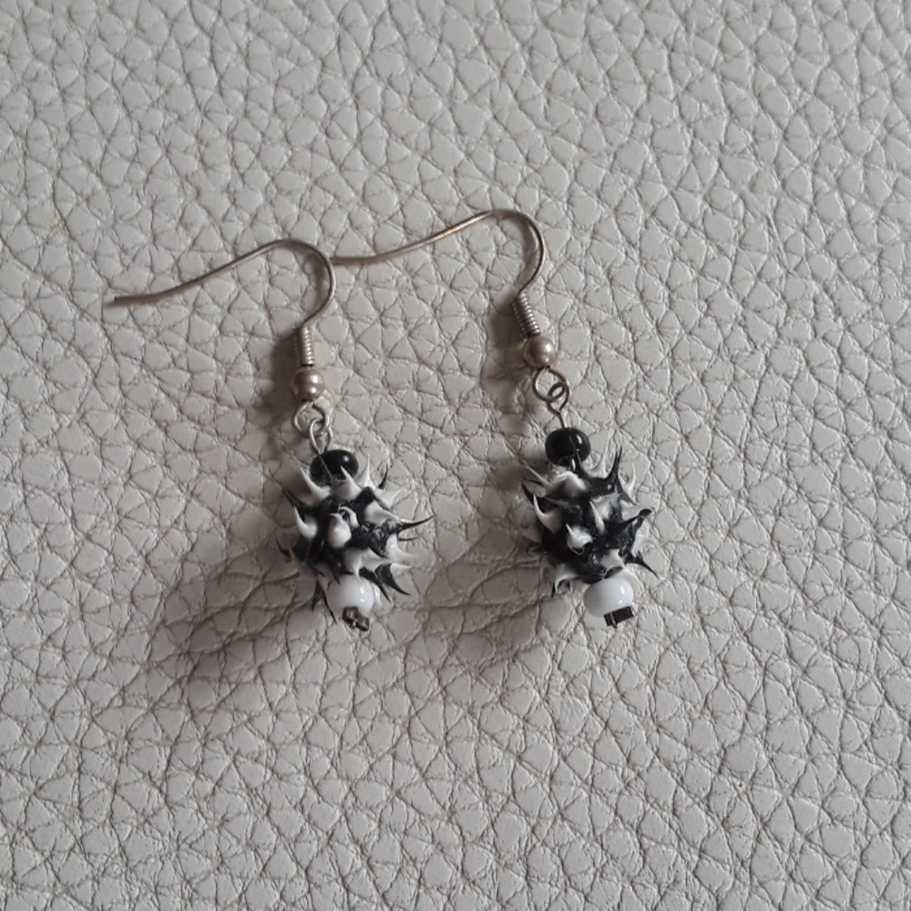 ♥️Y2K VINTAGE♥️Spike earrings
